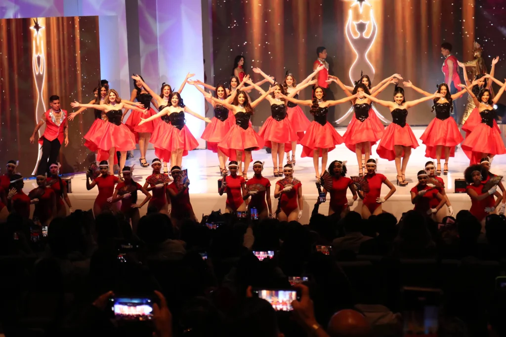 Coronación de la ganadora Srta. Fashion Venezuela 2025 en la Gala Final.